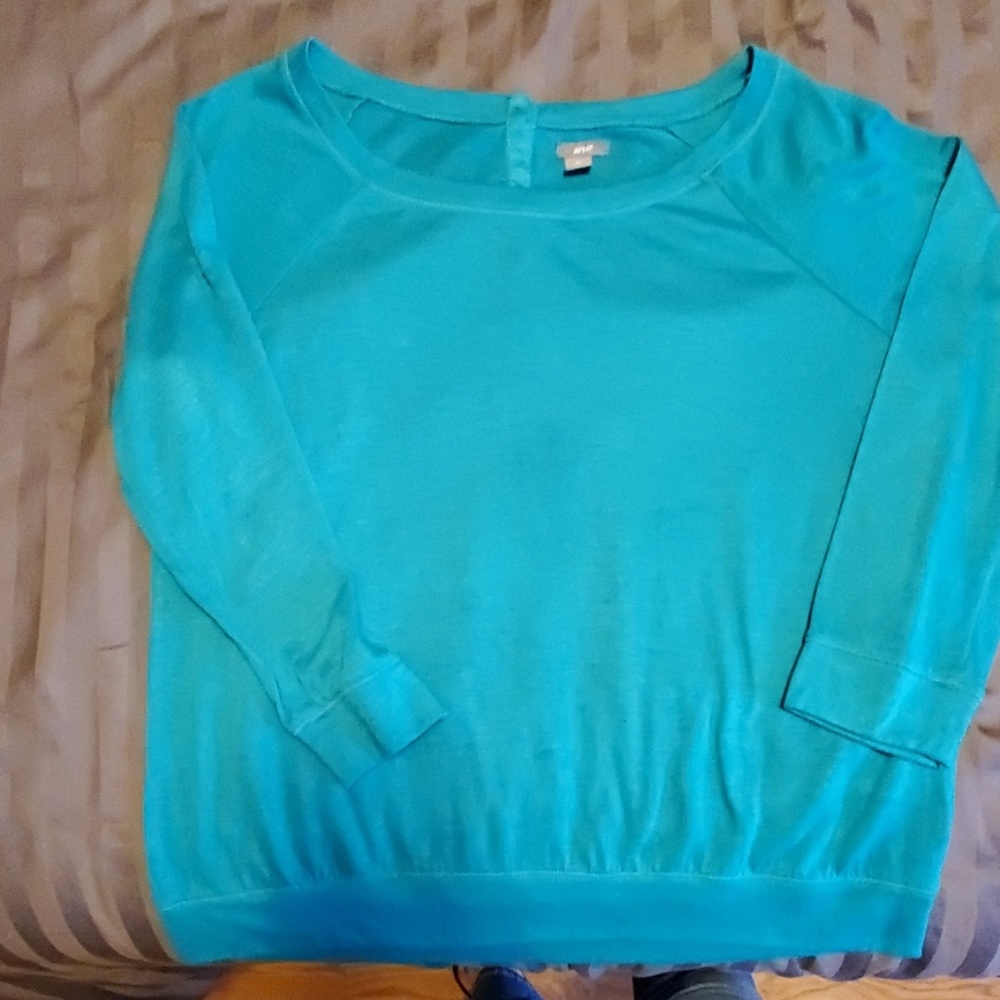 $5/25 Crew sweater top